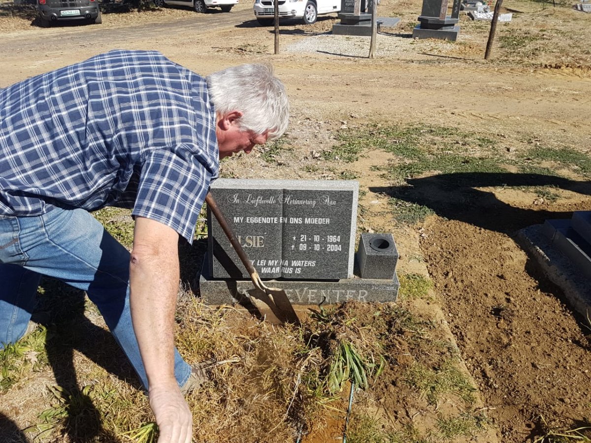 DEVENTER Elsie, van 1964-2004