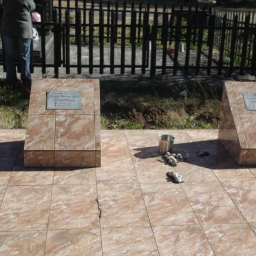 ERASMUS Frans Petrus Gert 1943-2009 &amp; Susanna Johanna 1951-2009