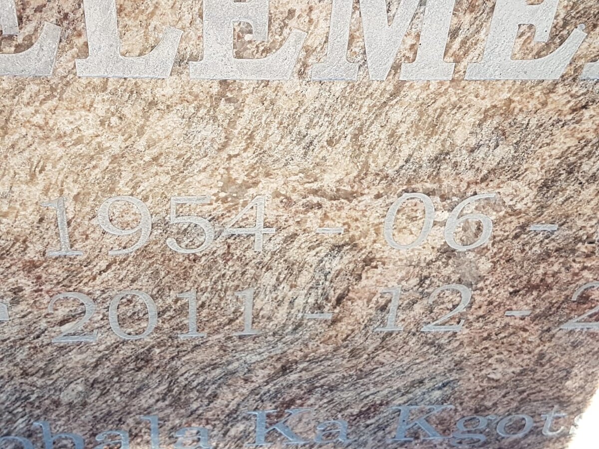 FANDISI Elizabeth Selemeng 1954-2011