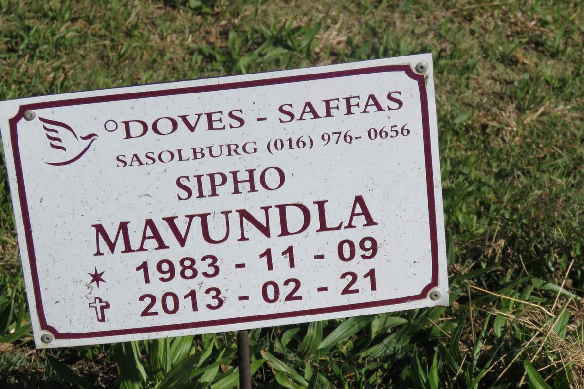 MAVUNDLA Sipho 1983-2013