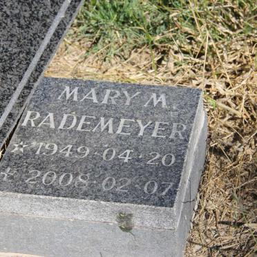 MIENIE Mary Martha 1919-1992 :: RADEMEYER Mary M. 1949-2008