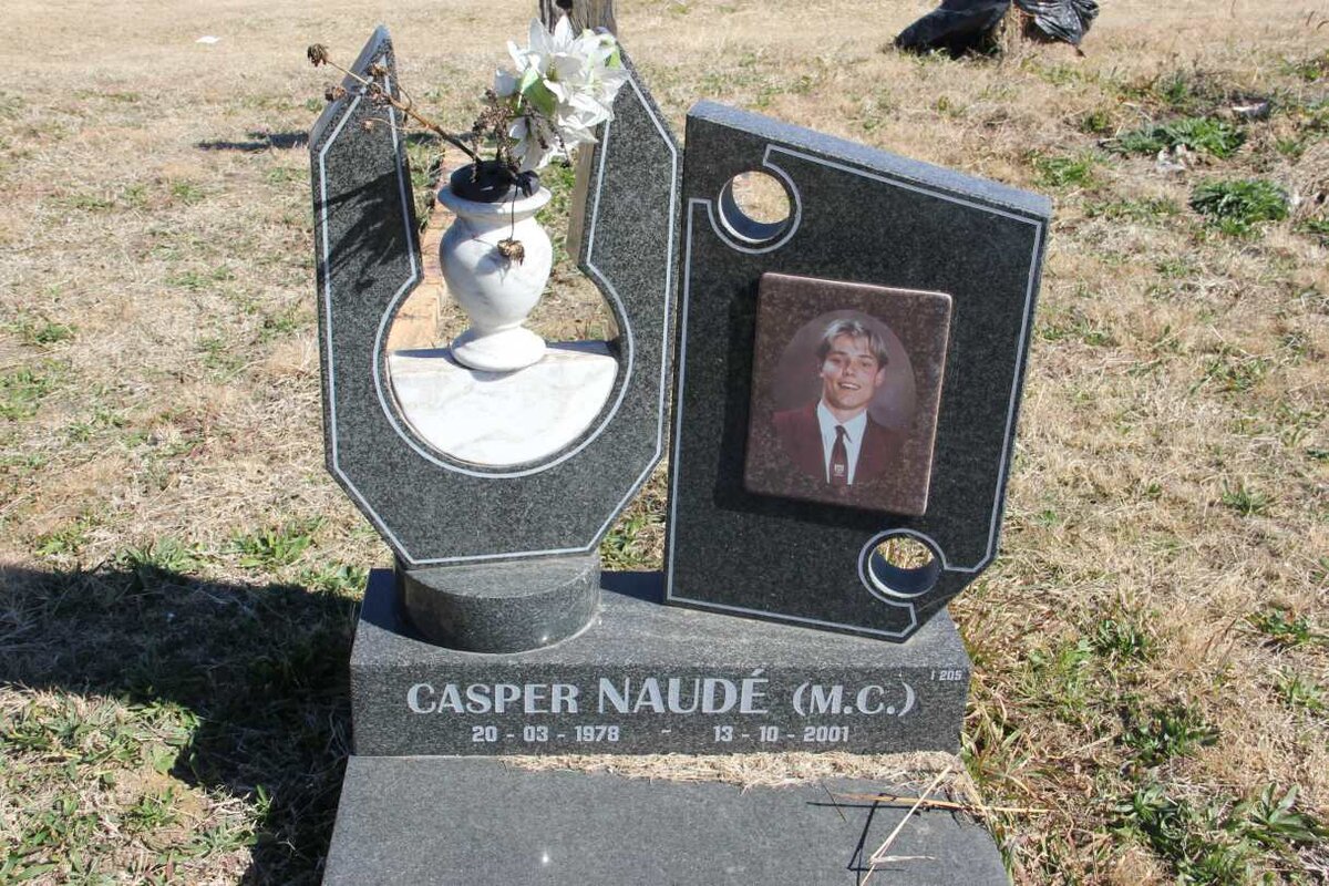 NAUDE M.C. 1978-2001