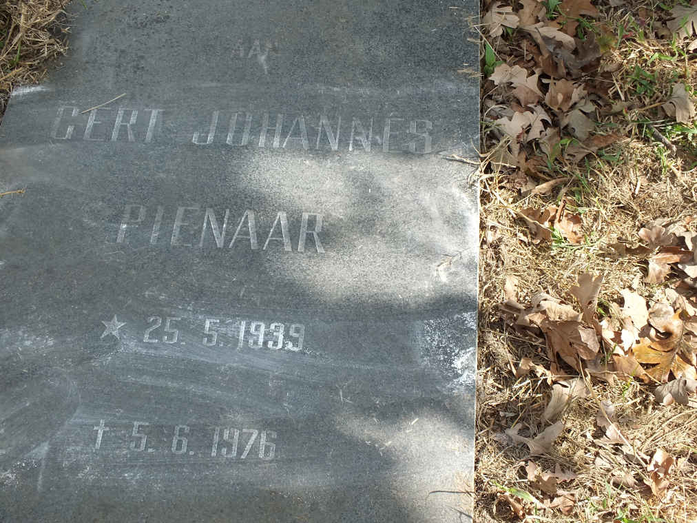 PIENAAR Gert Johannes 1939-1976