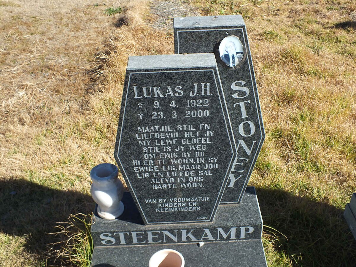 STEENKAMP Lukas J.H. 1922-2000