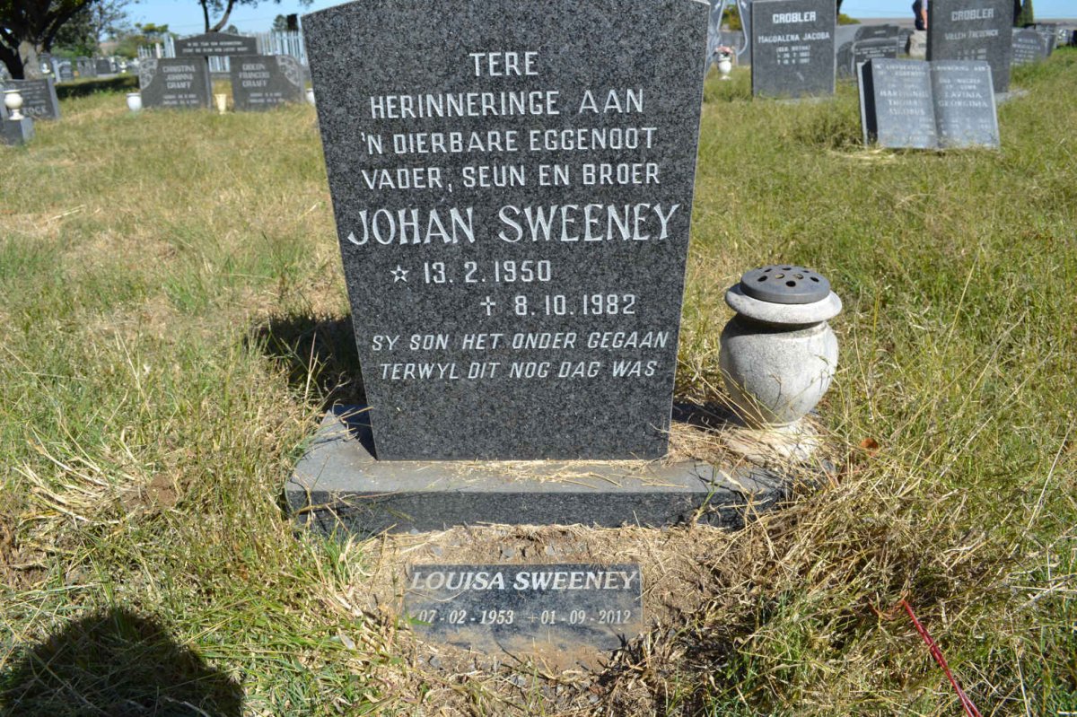 SWEENEY Johan 1950-1982 &amp; Louisa 1953-2012