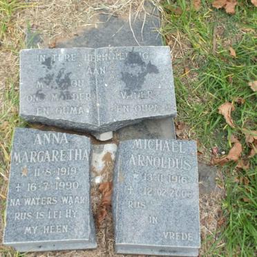 ? Michael Arnoldus 1916-2008 &amp; Anna Margaretha 1919-1990