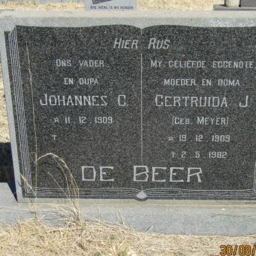 BEER Johannes C., de 1909- &amp; Gertruida J. MEYER 1909-1982