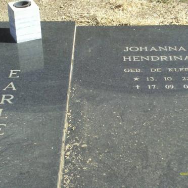 EARLE Tjaart Hendrik Abraham 1924-1988 &amp; Johanna Hendrina DE KLERK 1923-2009      