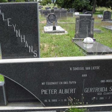 KLEYNHANS Pieter Albert 1909-1974 &amp; Gertruida Susanna CLAASEN 1916-1986