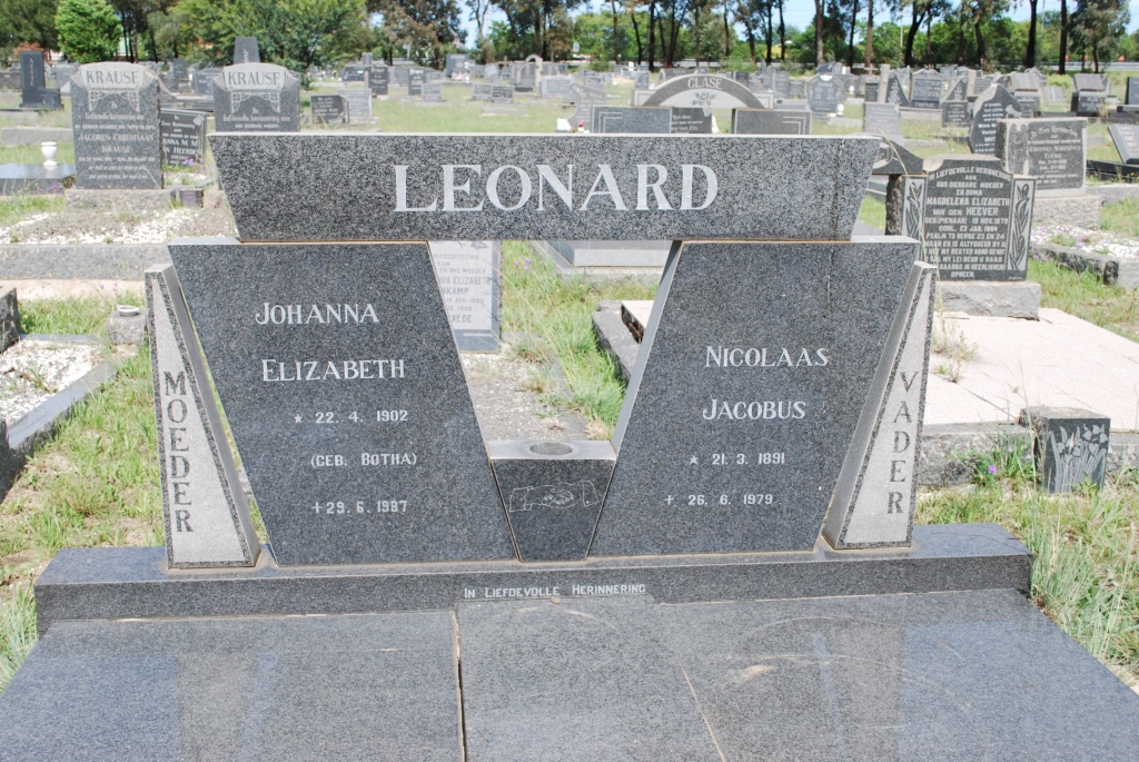 LEONARD Nicolaas Jacobus 1891-1979 &amp; Johanna Elizabeth BOTHA 1902-1987