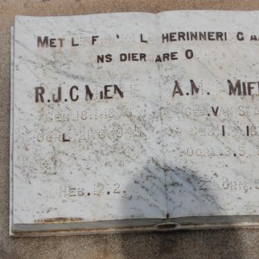 MIENIE R.J.C. 1870-1945 &amp; A.M.C. VAN STADE 1877-1953