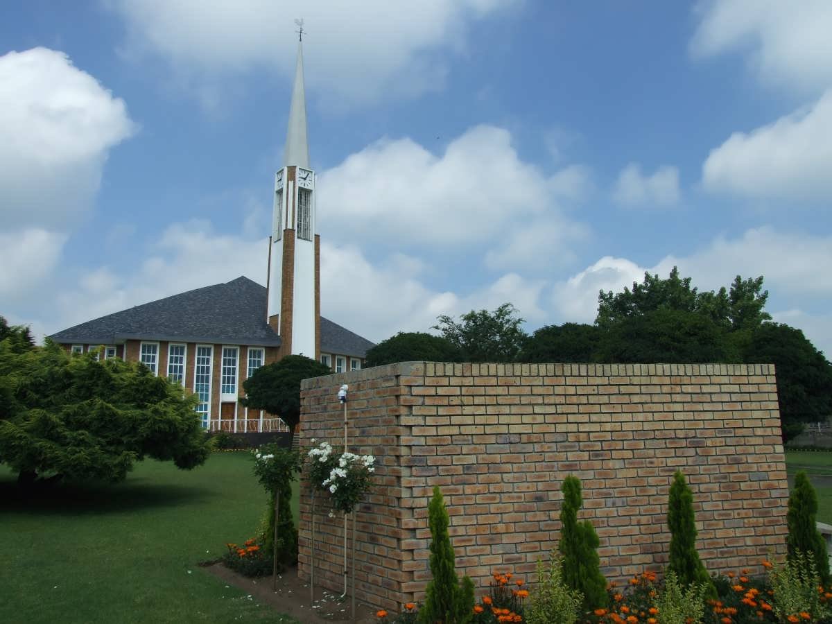 1. Overview on Vrede-Wes, Nederduitse Gereformeerde Kerk &amp; Muur van Herinnering