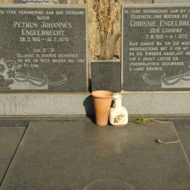 ENGELBRECHT Petrus Johannes 1910-1975 &amp; Chrissie LOURENS 1916-1970