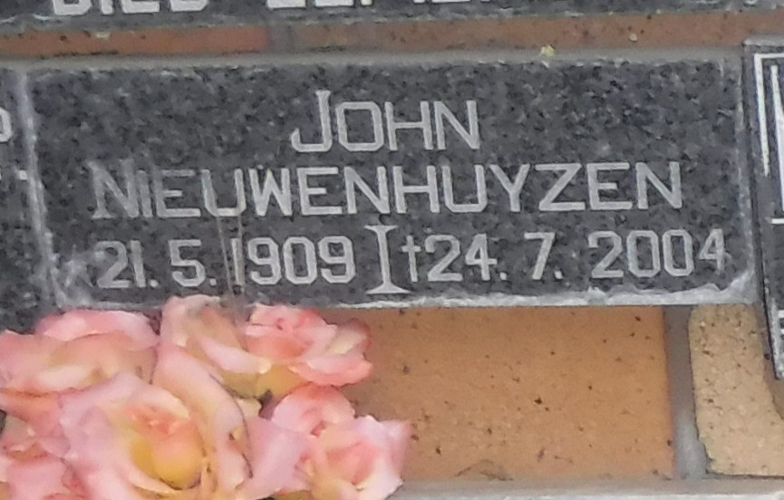 NIEUWENHUYZEN John 1909-2004