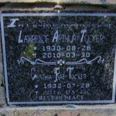 TUCKER Lawrence Arthur 1930-2010 &amp; Cynthia Rae 1932-2016