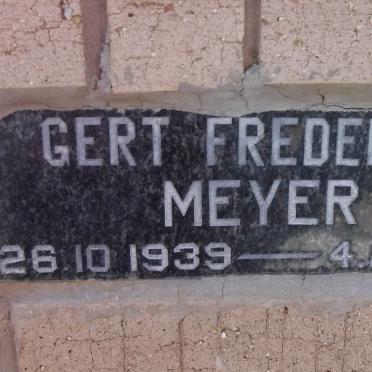 MEYER Gert Frederick 1939-1998