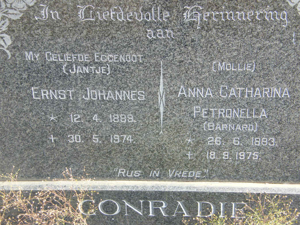 CONRADIE Ernst Johannes 1889-1974 &amp; Anna Catharina Petronella BARNARD 1883-1975