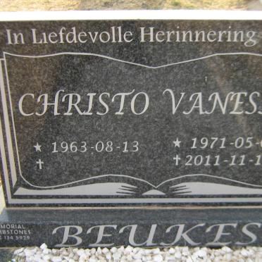 BEUKES Christo 1963- &amp; Vanessa 1971-2011