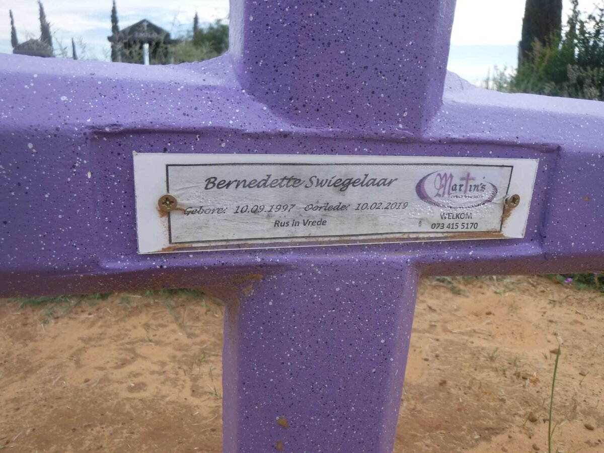 SWIEGELAAR Bernedette 1997-2019