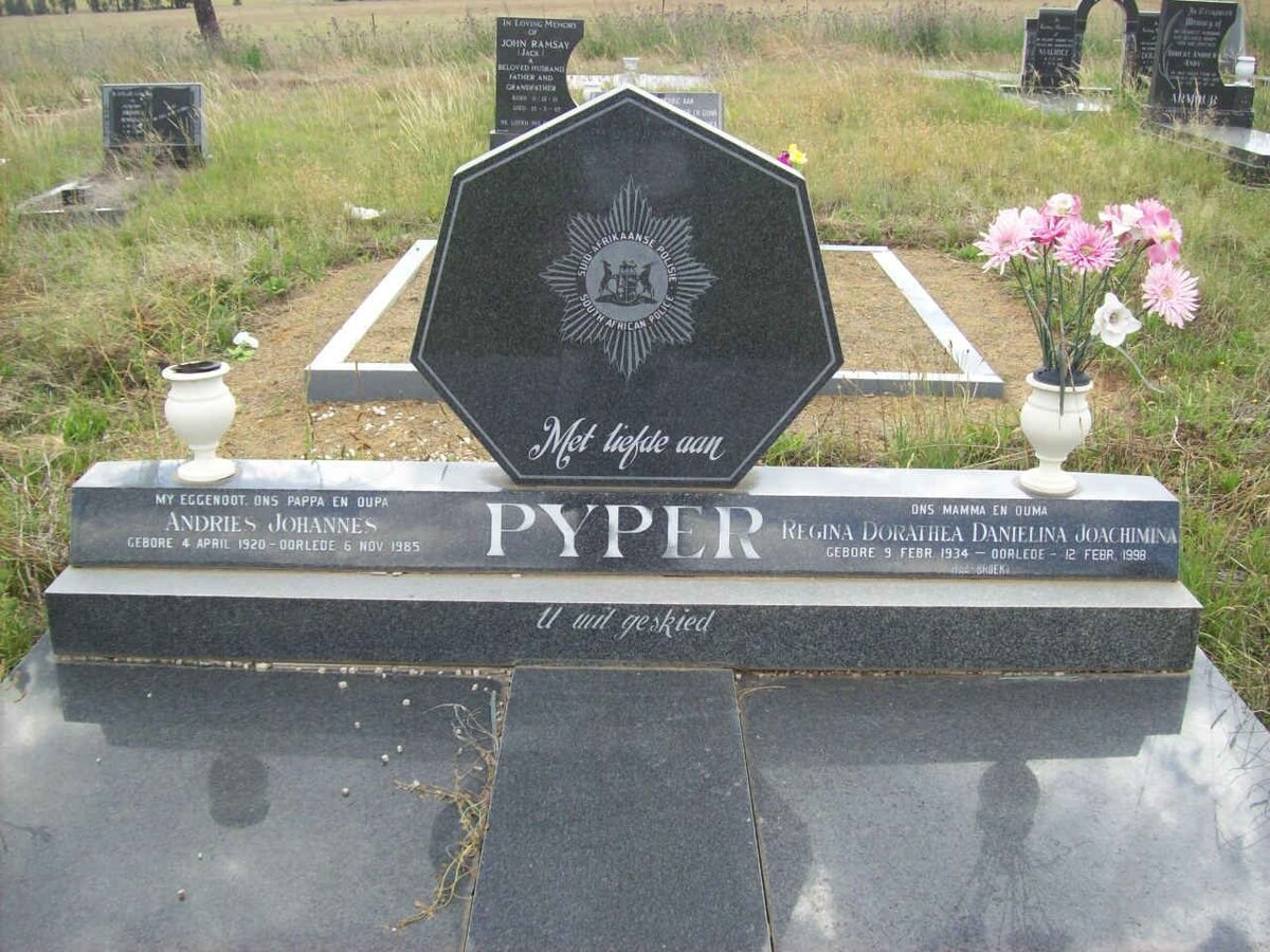 PYPER Andries Johannes 1920-1985 &amp; Regina Dorathea Danielina Joachimina  HAASBROEK 1934-1998