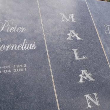 MALAN Pieter Cornelius 1913-2001 &amp; Florrie Ann MARKRAM 1923-2010
