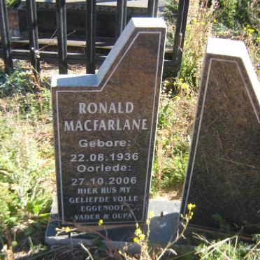 MacFARLANE Ronald 1936-2006
