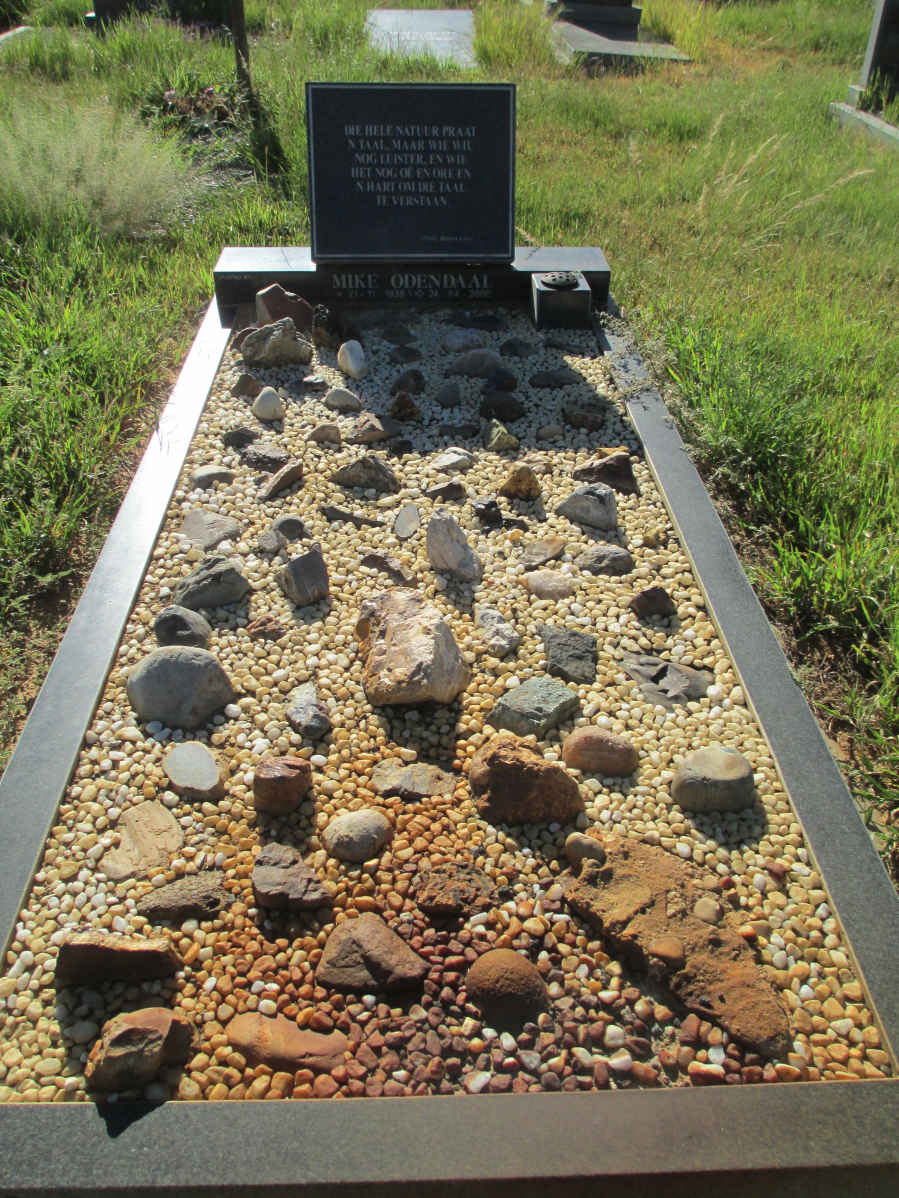 ODENDAAL Mike 19??-200?