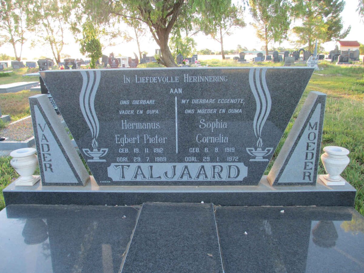 TALJAARD Hermanus Egbert Pieter 1912-1989 &amp; Sophia Cornelia 1919-1972