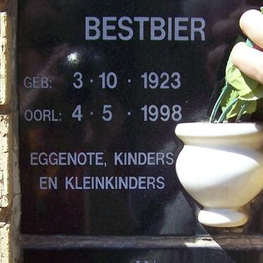 BESTBIER S.S. 1923-1998 :: VAN ASWEGEN Natasja 1975-1998