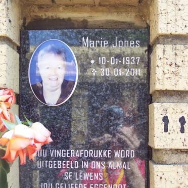 JONES Marie 1937-2011