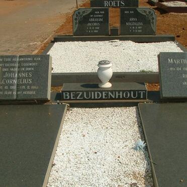 BEZUIDENHOUT Johannes Cornelius 1912-1983 &amp; Martha Maria 1916-1996
