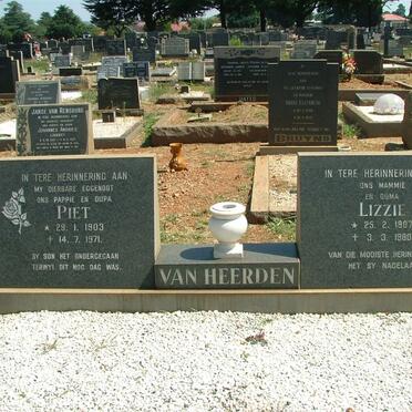 HEERDEN Piet, van 1903-1971 &amp; Lizzie 1907-1980