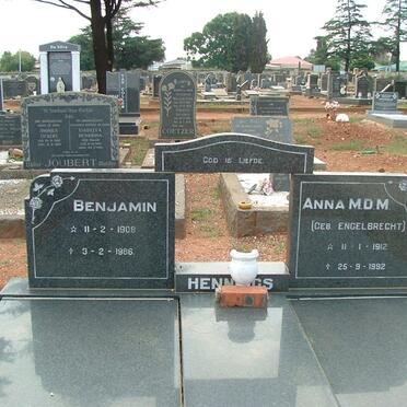 HENNINGS Benjamin 1908-1986 &amp; Anna M.D.M. ENGELBRECHT 1912-1992