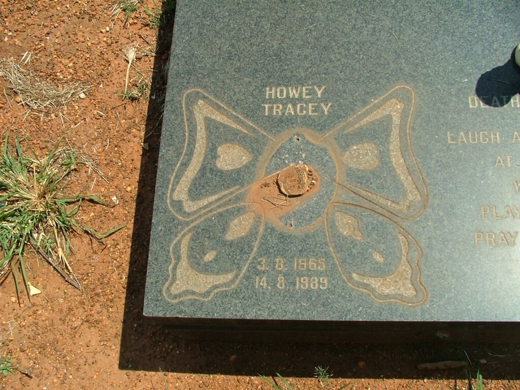 HOWEY Tracey 1965-1989