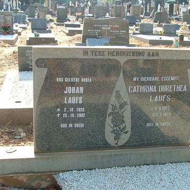 LAUFS Johan 1923-2002 &amp; Cathrina Dorethea 1923-1975