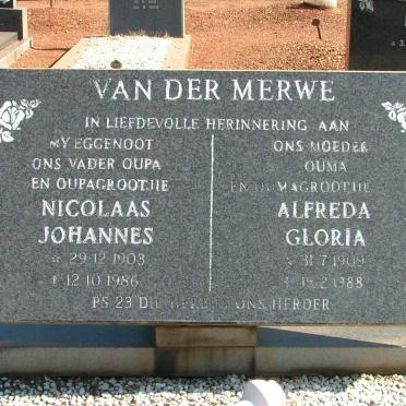 MERWE Nicolaas Johannes, van der 1903-1986 &amp; Alfreda Gloria 1909-1988