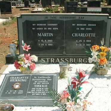 STRASSBURG Martin 1903-1982 &amp; Charlotte 1904-1997 :: HENNING Charlotte 1945-2007