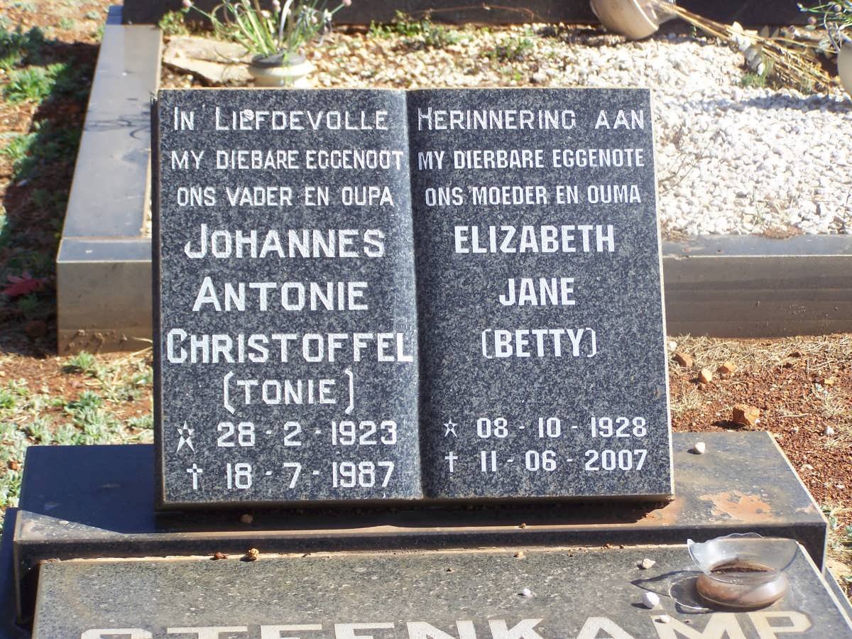 STEENKAMP Johannes Antonie Christoffel 1923-1987 &amp; Elizabeth Jane 1928-2007