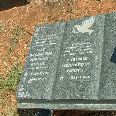 SMUTS Theunis Gerhardus 1931- &amp; Lily Magdalena Johanna ACKERMAN 1934-2000
