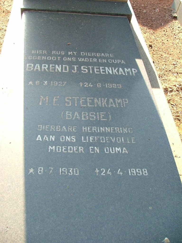 STEENKAMP Barend J. 1927-1989 &amp; M.E. 1930-1998
