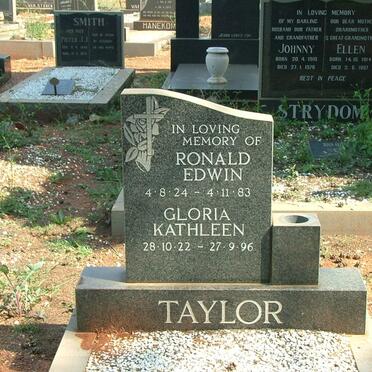 TAYLOR Ronald Edwin 1924-1983 &amp; Gloria Kathleen 1922-1996