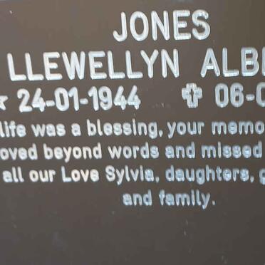 JONES Llewellyn Albert 1944-2017