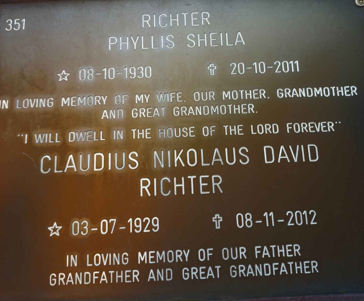 RICHTER Claudius Nikolaus David 1929-2012 &amp; Phyllis Sheila 1930-2011