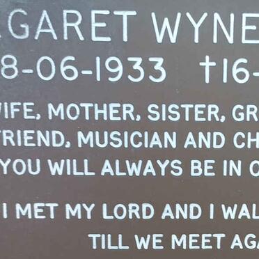 SMITH Margaret nee WYNESS 1933-2001