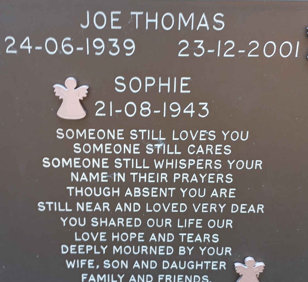 THOMAS Joe 1939-2001 &amp; Sophie 1943-