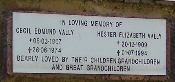 VALLY Cecil Edmund 1907-1974 &amp; Hester Elizabeth 1909-1994