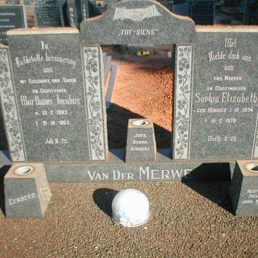 MERWE Marthinus Jacobus, van der 1883-1964 &amp; Sophia Elizabeth HENRICO 1894-1978