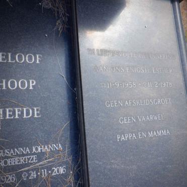 VENTER Johannes Jurie 1915-1986 &amp; Hester Susanna Johanna ROBBERTZE 1926-2016 :: VENTER Esther 1958-1978