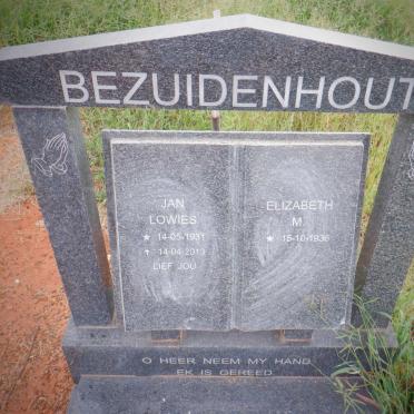 BEZUIDENHOUT Jan Lowies 1931-2013 &amp; Elizabeth 1936-