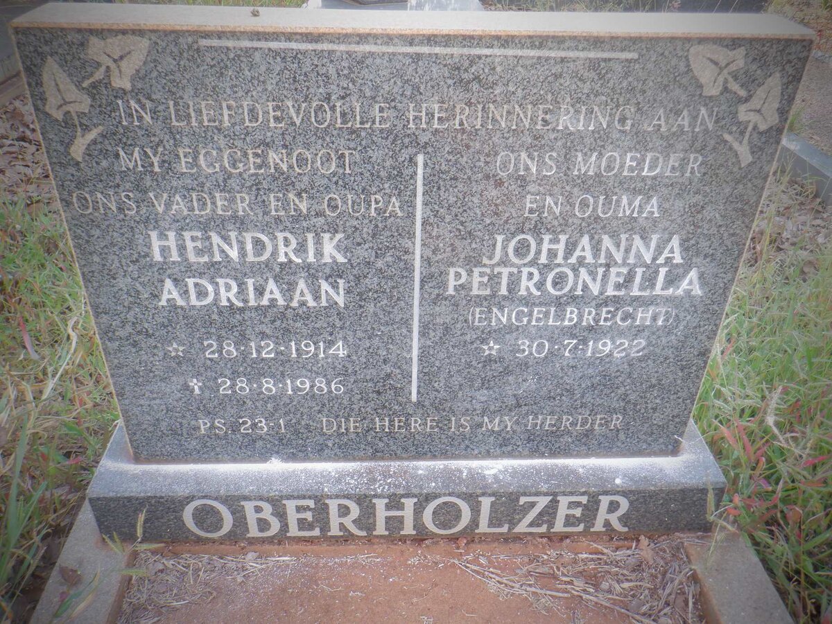 OBERHOLZER Hendrik Adriaan 1914-1986 &amp; Johanna Petronella ENGELBRECHT 1922-